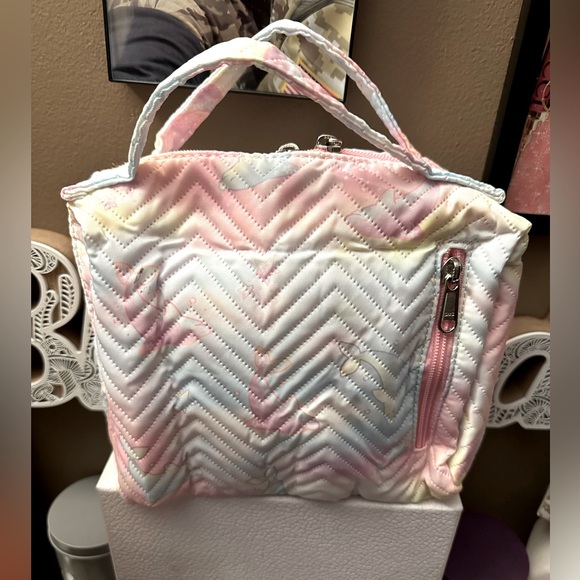 NWOT Pink/Yellow/Blue Quilted Whale Travel Storage Bag - Picture 1 of 14